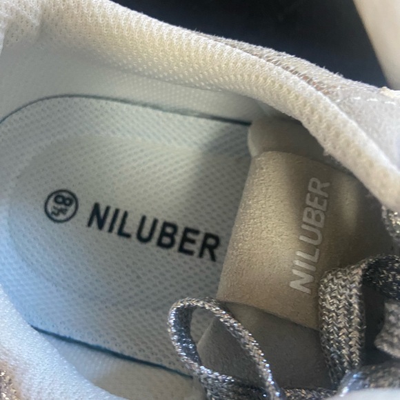 Niluber Sz 8.5 Low Top Star Grey/ Silver/ White Lace Up Women’s Sneakers - Picture 4 of 6